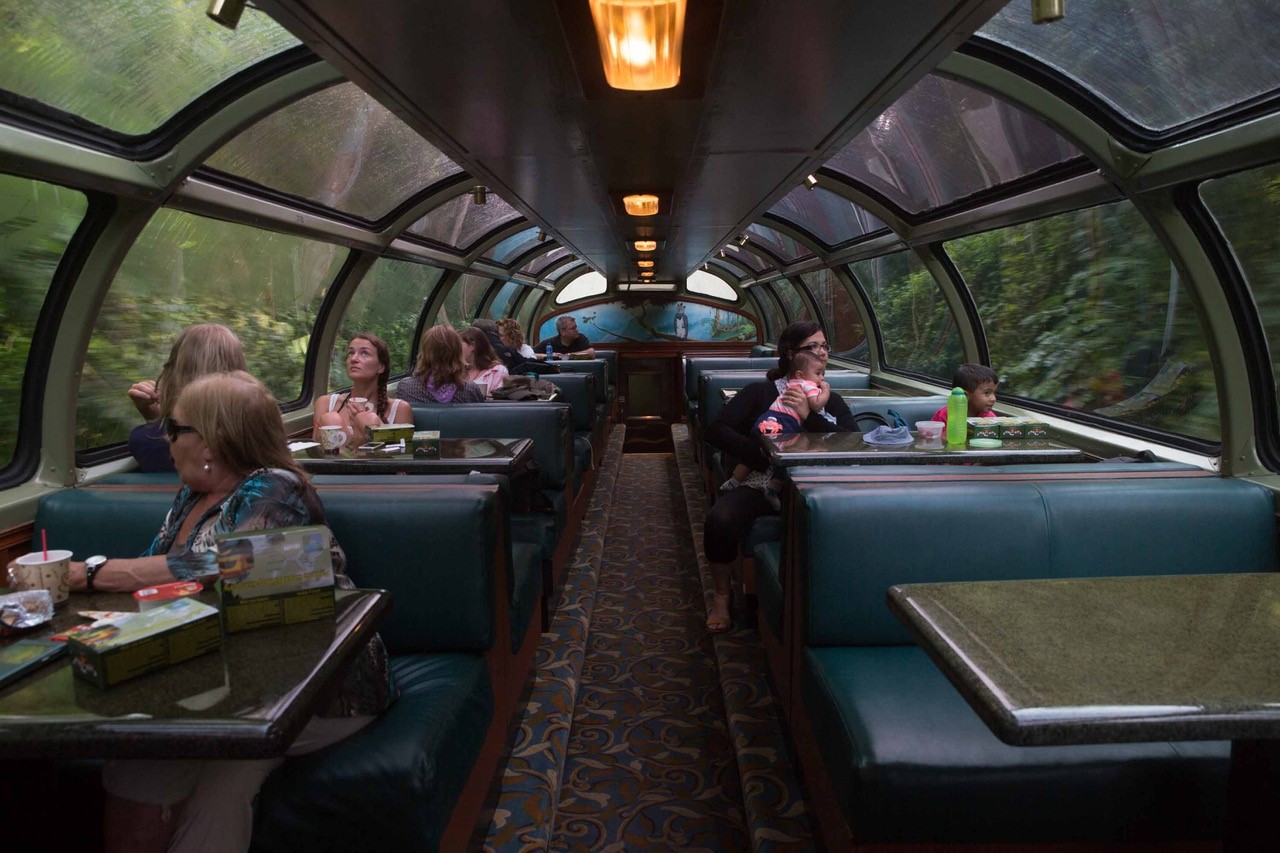 Ferrocarril en Panamá, vagón con cúpula de vidrio 